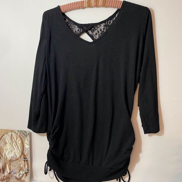 Black Ruched Top with lace - Picture 1 of 3